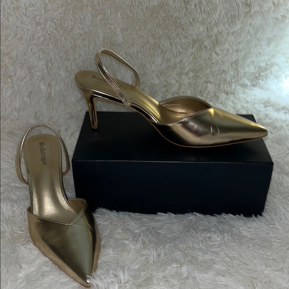 Elegant Gold Pointed-Toe Heels – Worn Only Once! ✨ - Picture 3 of 7